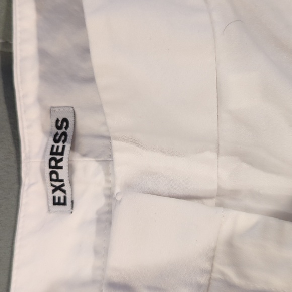 Express Shorts 12 - Picture 2 of 12
